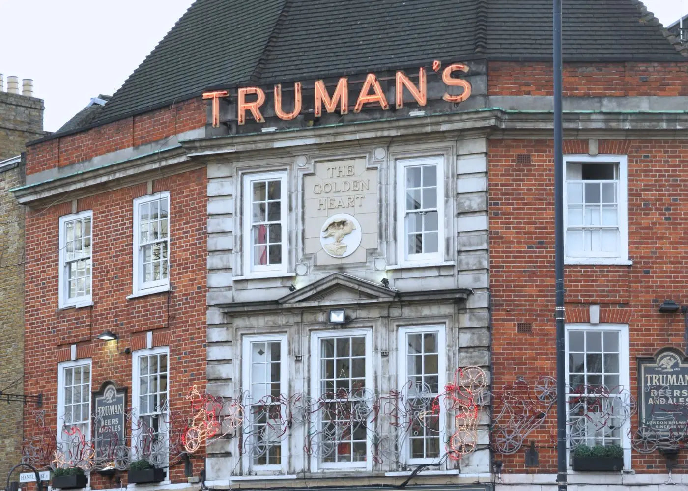 The-Heart-of-Wear-London-Embracing-Style-in-Spitalfields Wear London