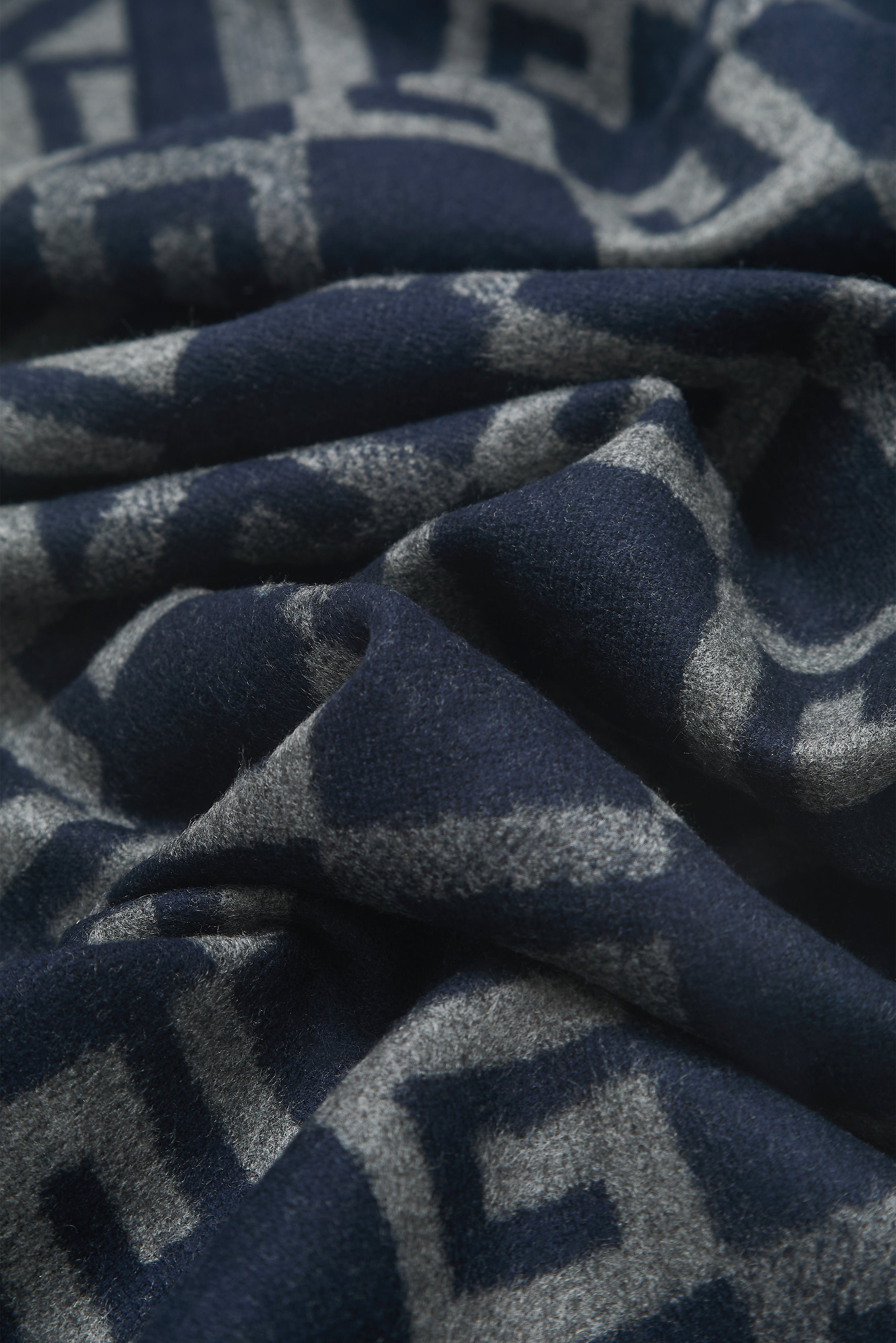 Scarf - Geo Stripe Border Navy Ecru - Wear London