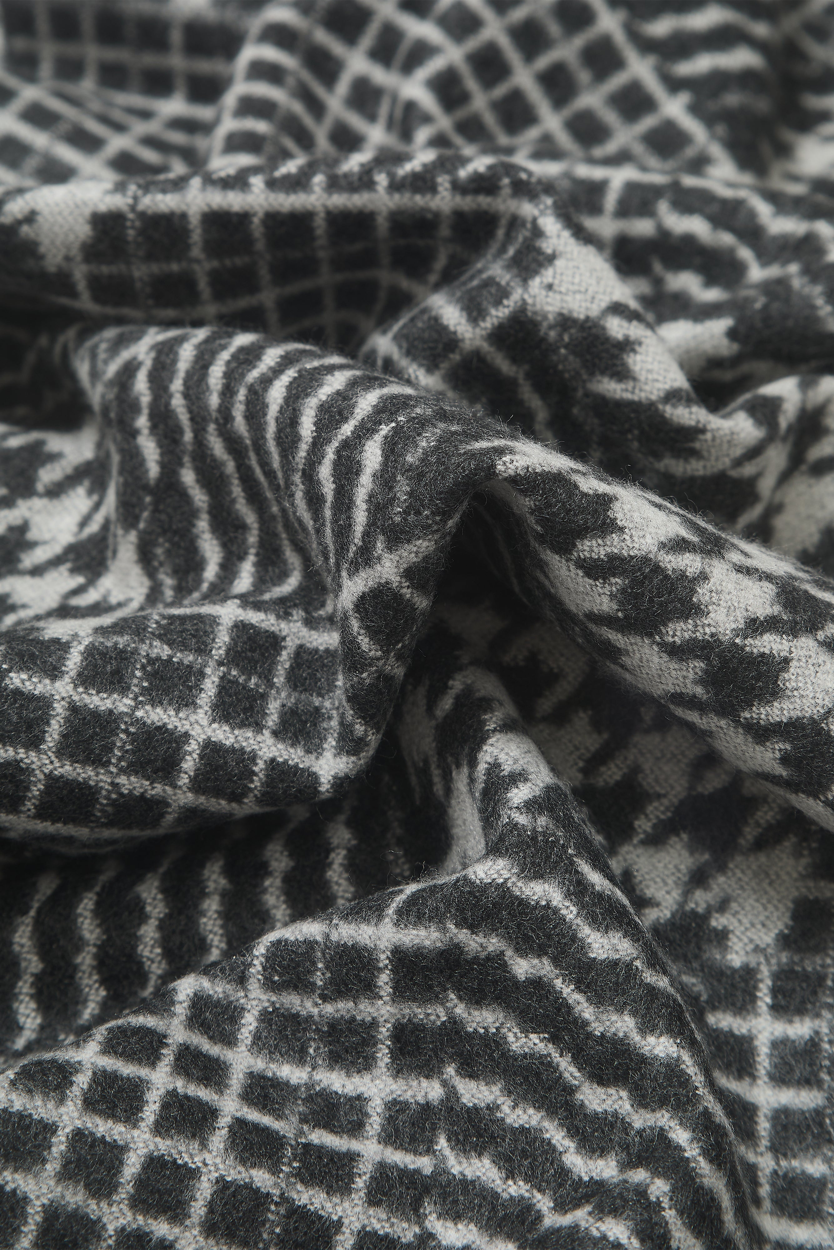 Scarf - Burb Mutli Geo Charcoal - Wear London