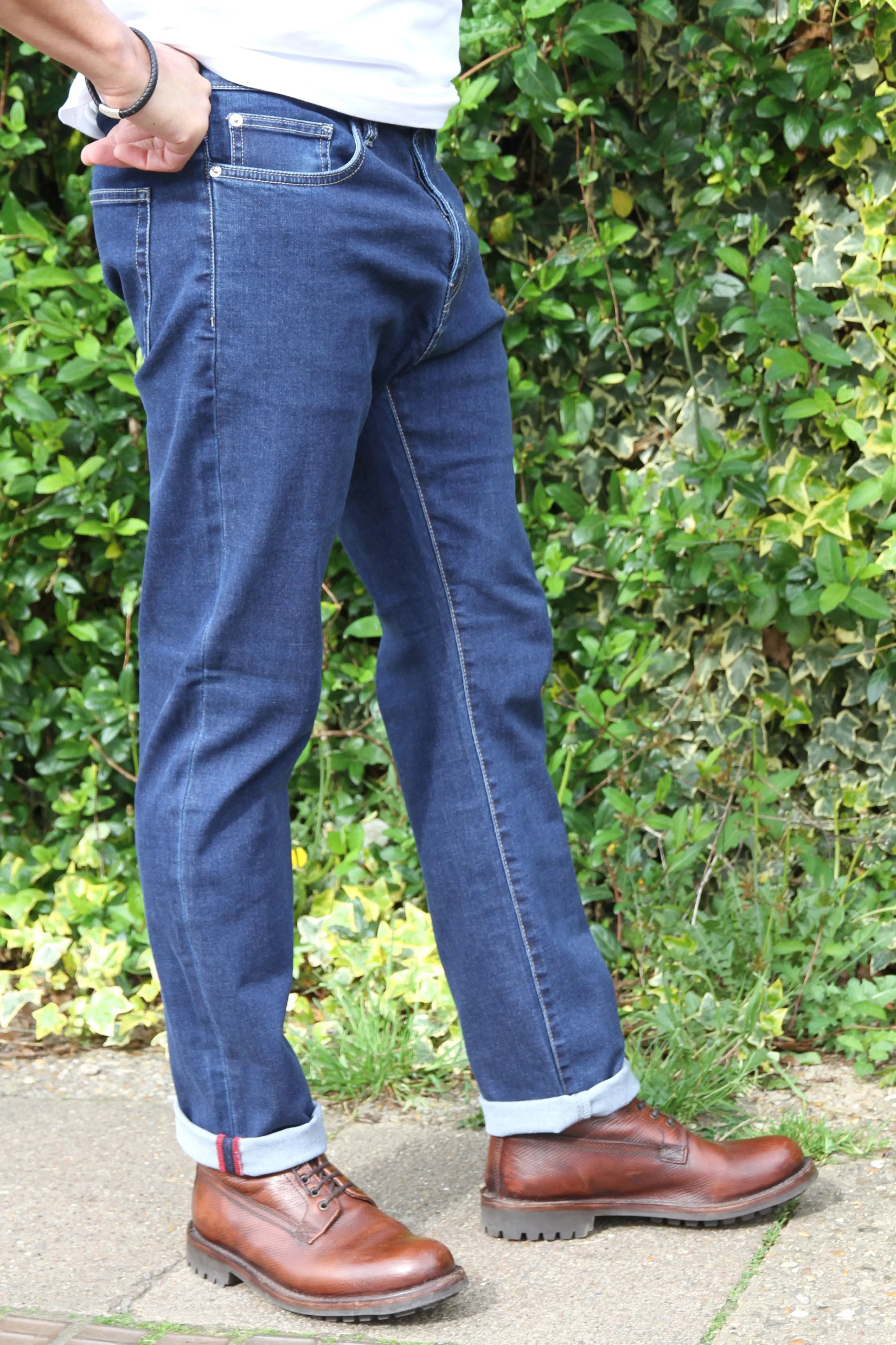 Ezra Straight Jeans - Light Wash Superflex - Wear London
