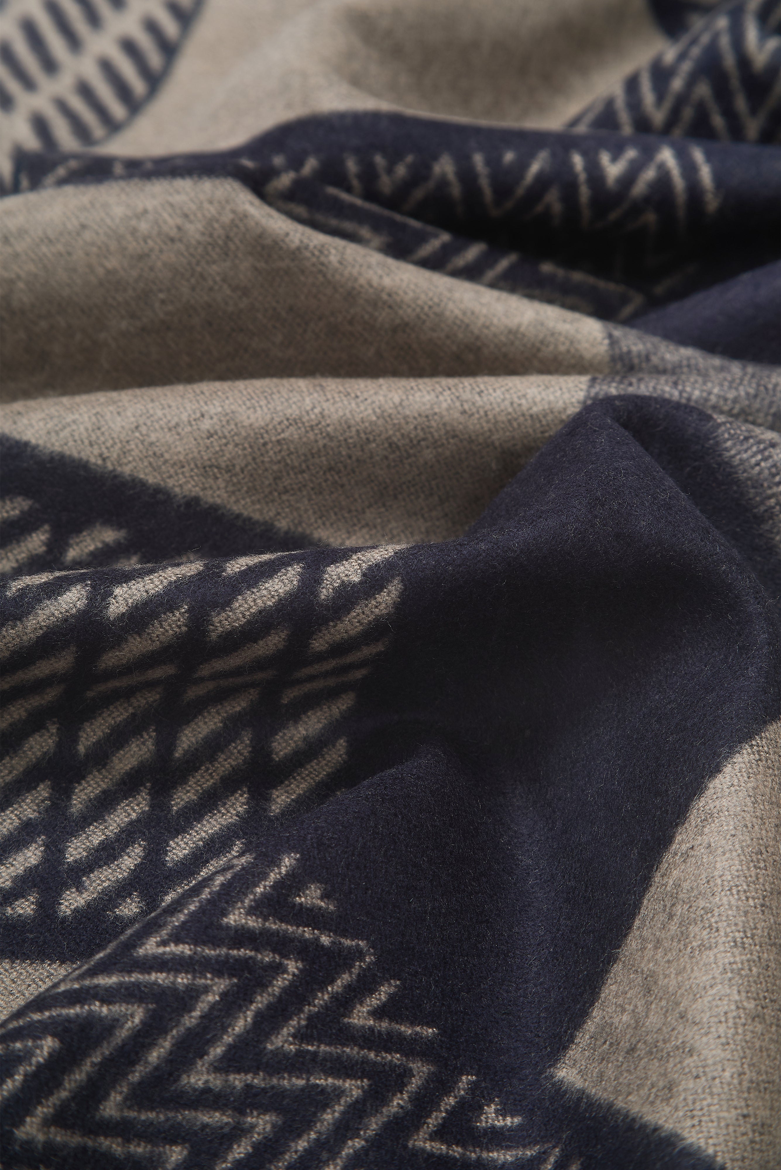 Scarf – Multi Geo Navy - Wear London