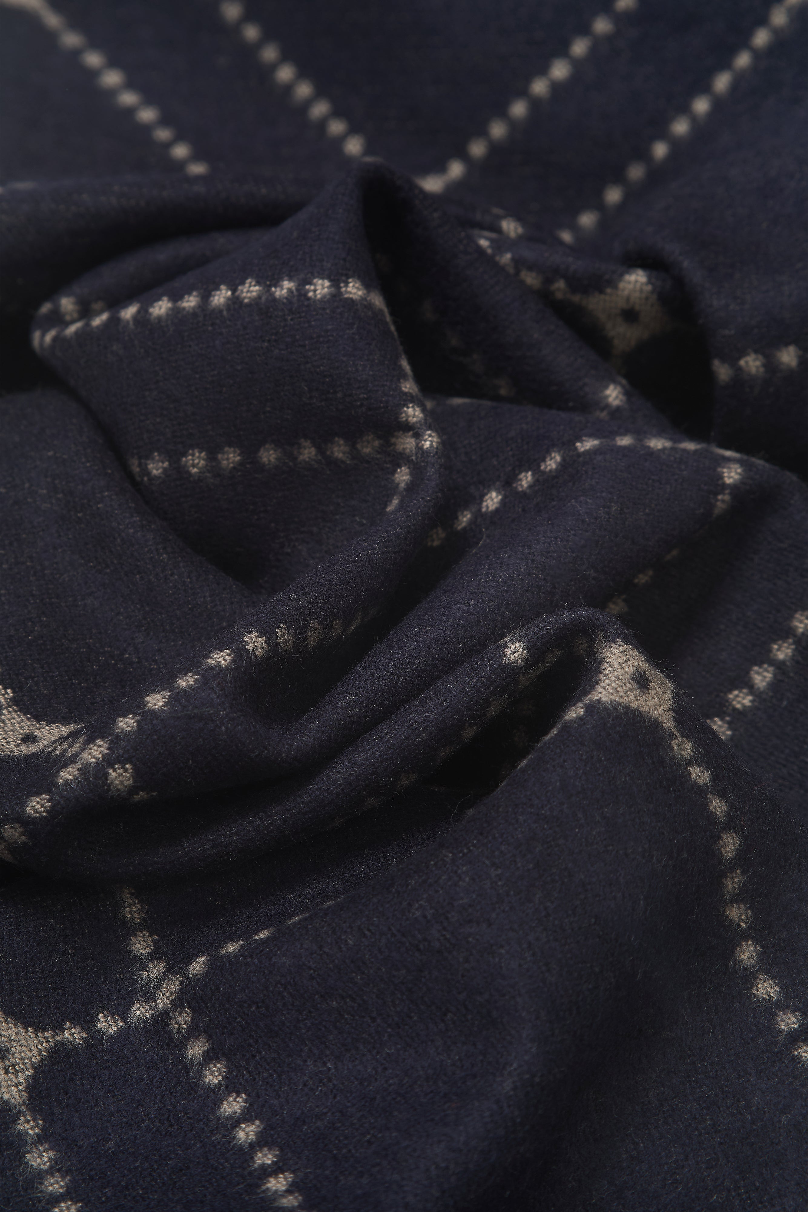 Scarf -  Diamond Navy / Ecru - Wear London
