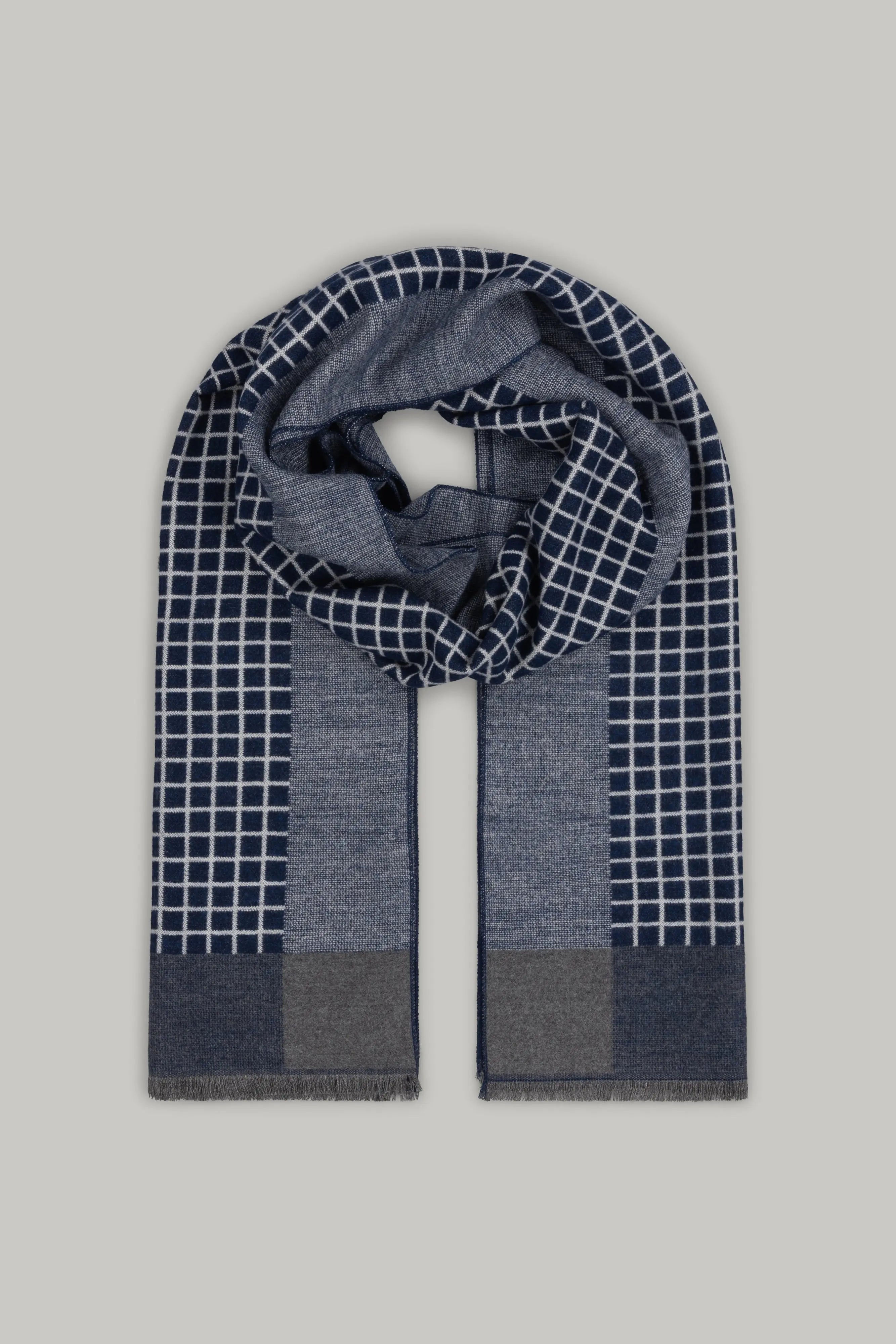 Scarf -  24834119 – Panel Square – Navy - Wear London