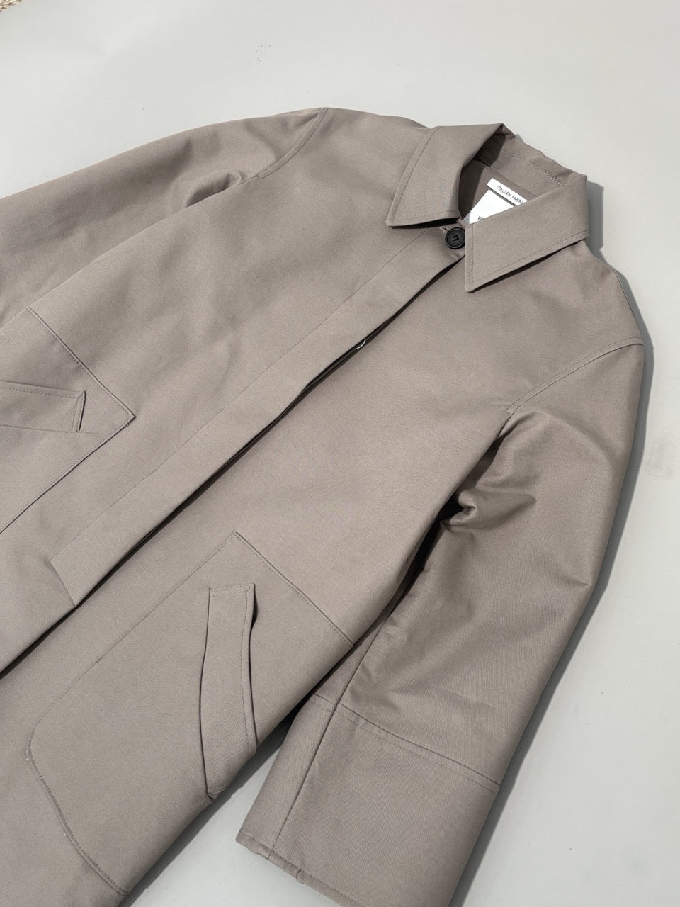 Mabel raincoat - Showerproof Cotton Champagne - Wear London